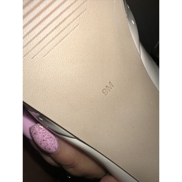 NEW Guess Platform Platform Stiletto Heel Peep Toe Cream Black T Strap Sz 9 NEW - Picture 11 of 11